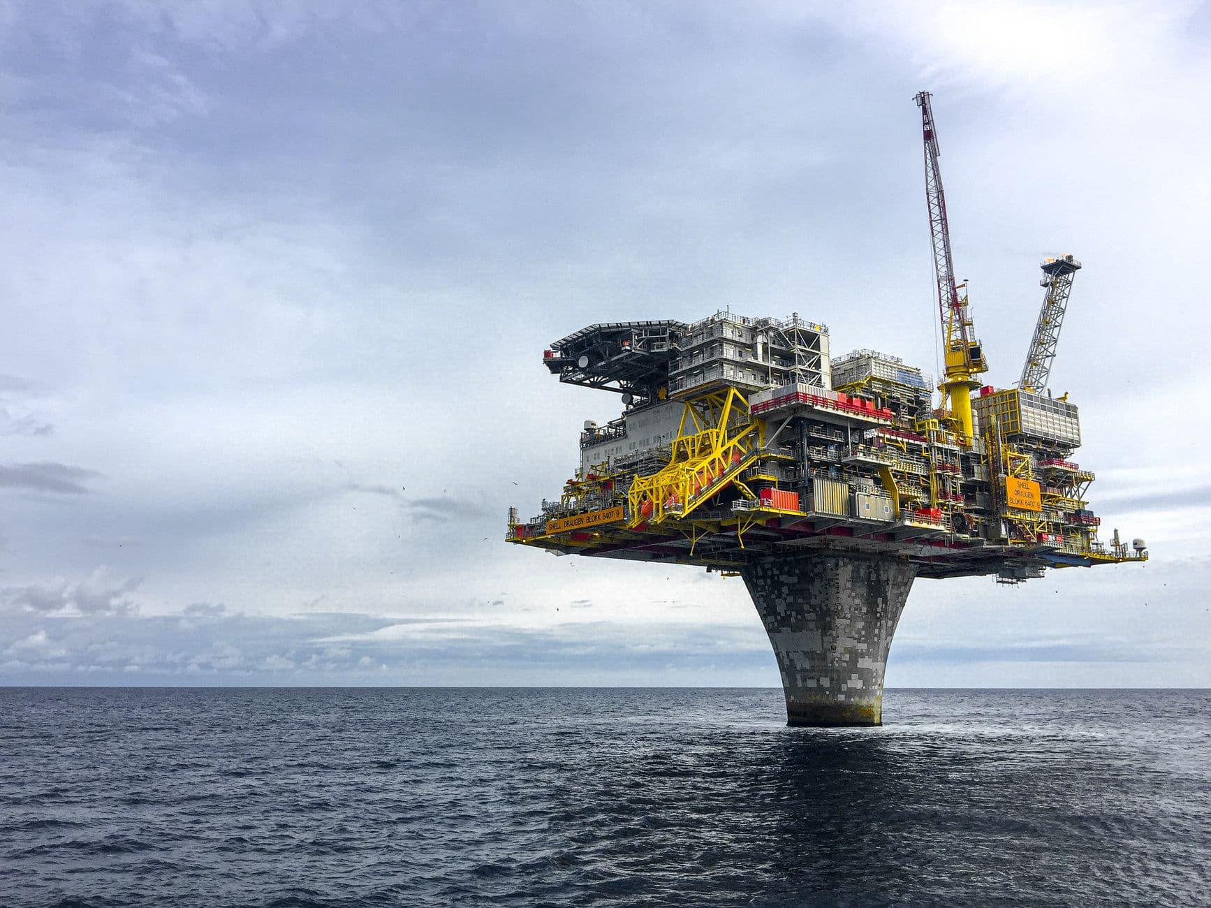 Conventional Oil and Gas Rally Sharply While Clean Energy and Uranium Retreat in Bifurcated Session
