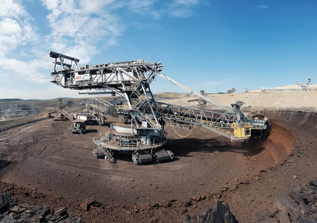 Copper Miners Surge as Base Metals Rally Contrasts With Broader Energy Sector Weakness