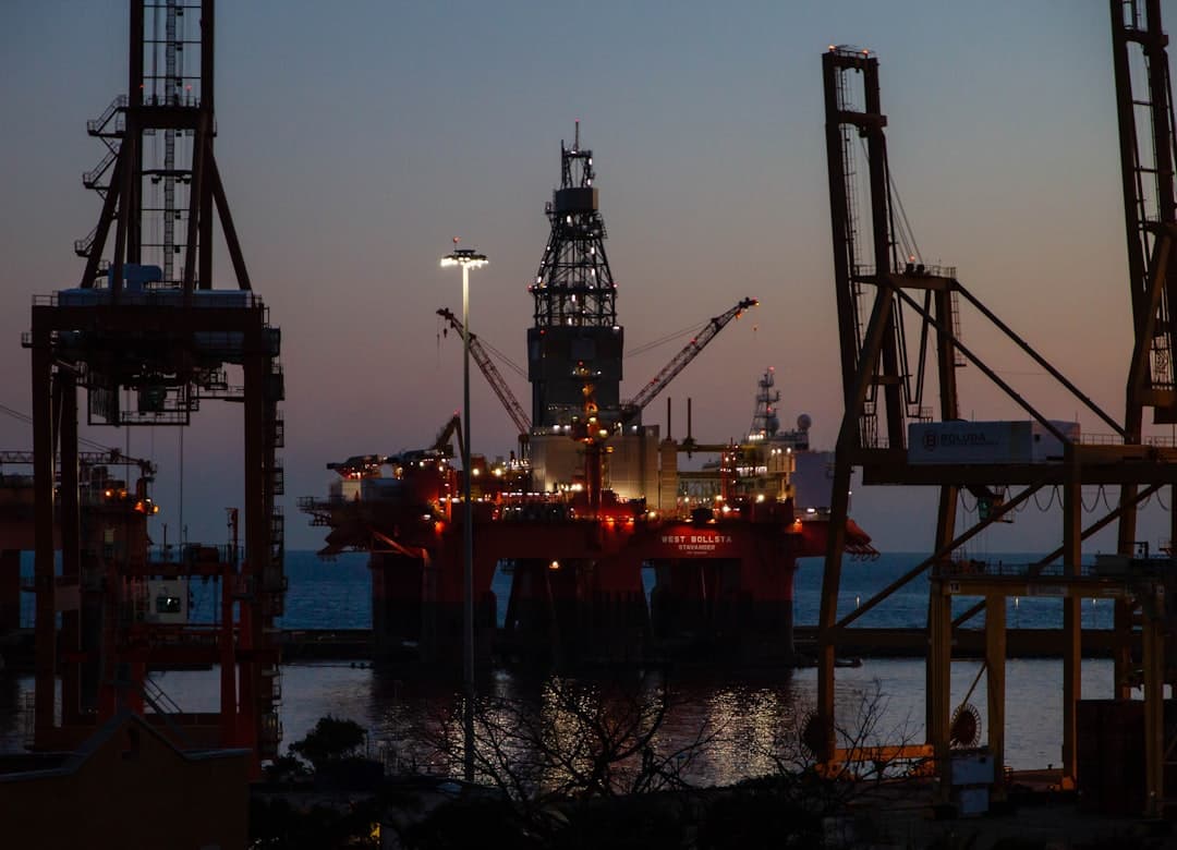Energy Equities Diverge as Upstream Names Lead Broad Session Volatility