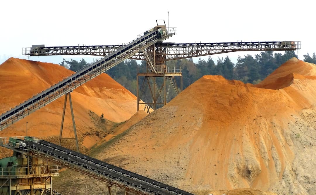 Energy Sector Splinters as Majors and Metals Diverge from Collapsing Exploration and Clean Technology