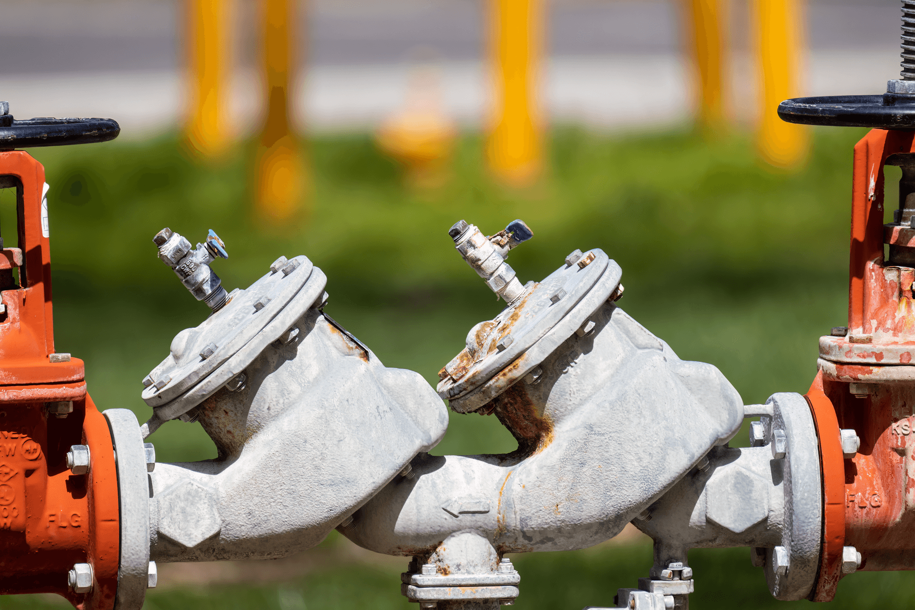 How are natural gas prices determined?