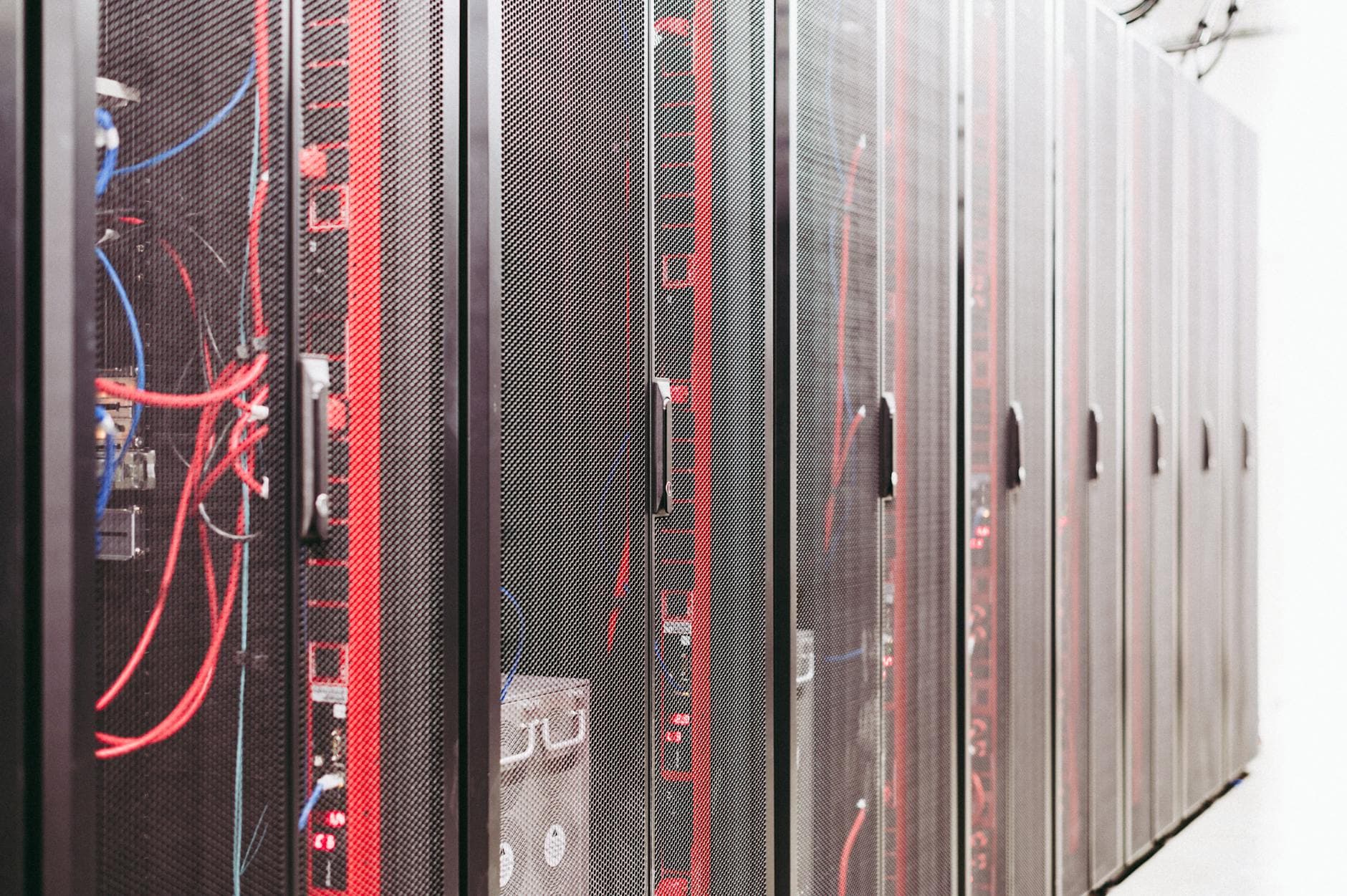 Microsoft Breaks From OpenAI