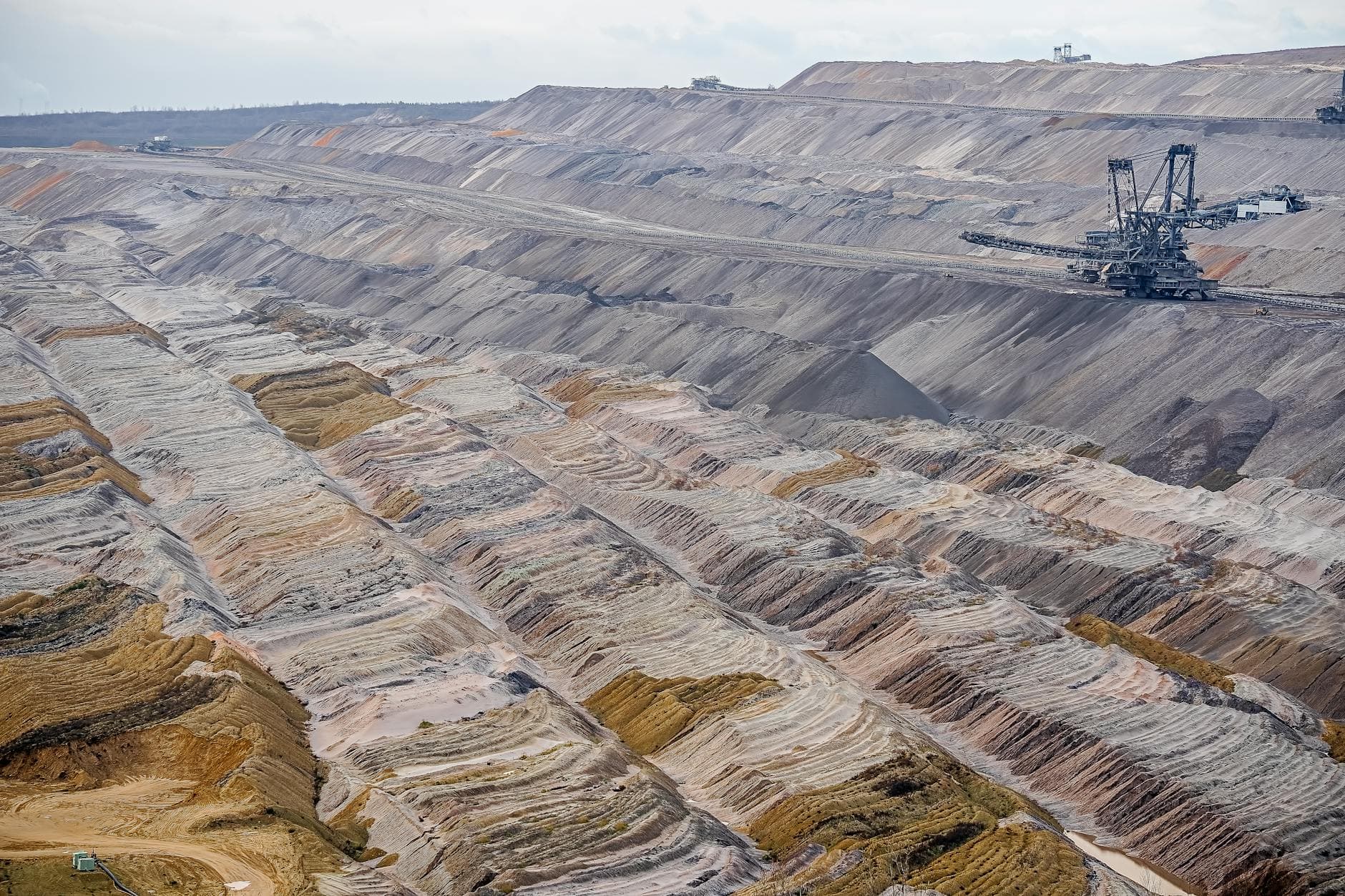 Mining Press Roundup: Agnico Greenlights $2.4B Nunavut Gold Mine