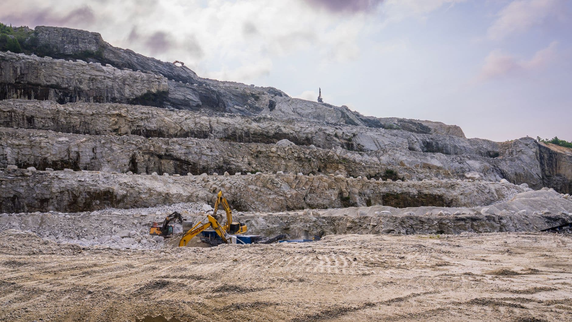 Mining Press Roundup: Diamond Slump Forces Ownership Changes at Petra and Mountain Province