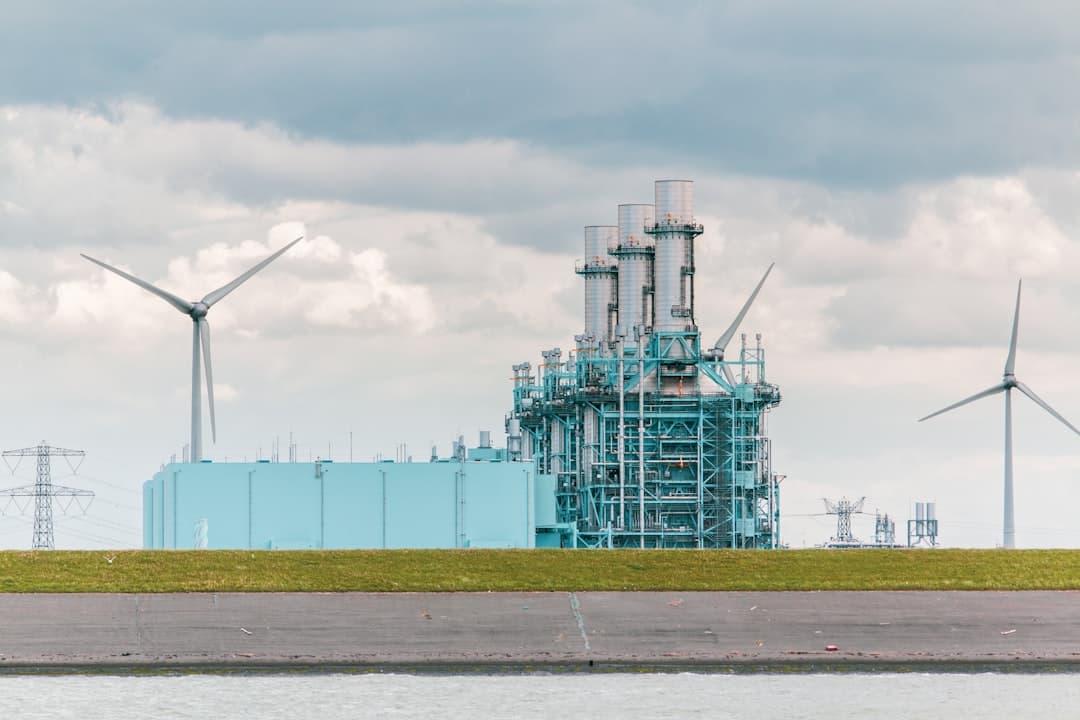 Oil & Gas Surge While Renewables Retreat in Tuesday's Energy Sector Split