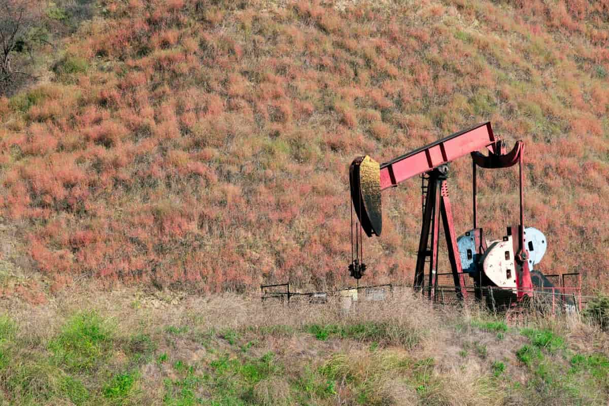 Oil Inventories Plunge to Eight-Year Low as Hormuz Blockade Drains Global Reserves