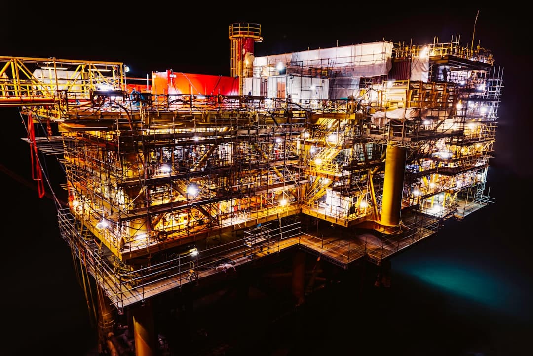 Oil Majors Rise as Precious Metals Retreat Sharply, Uranium Holds Steady
