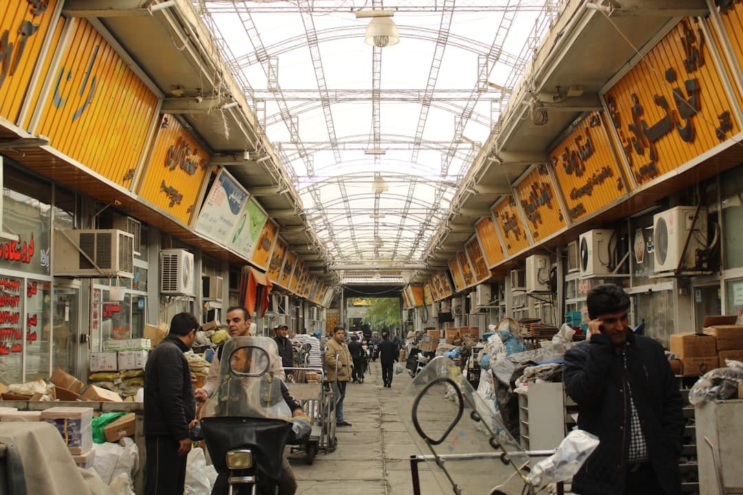 Oil Markets Surge on Iran Tensions as Global Supply Lines Face Disruption
