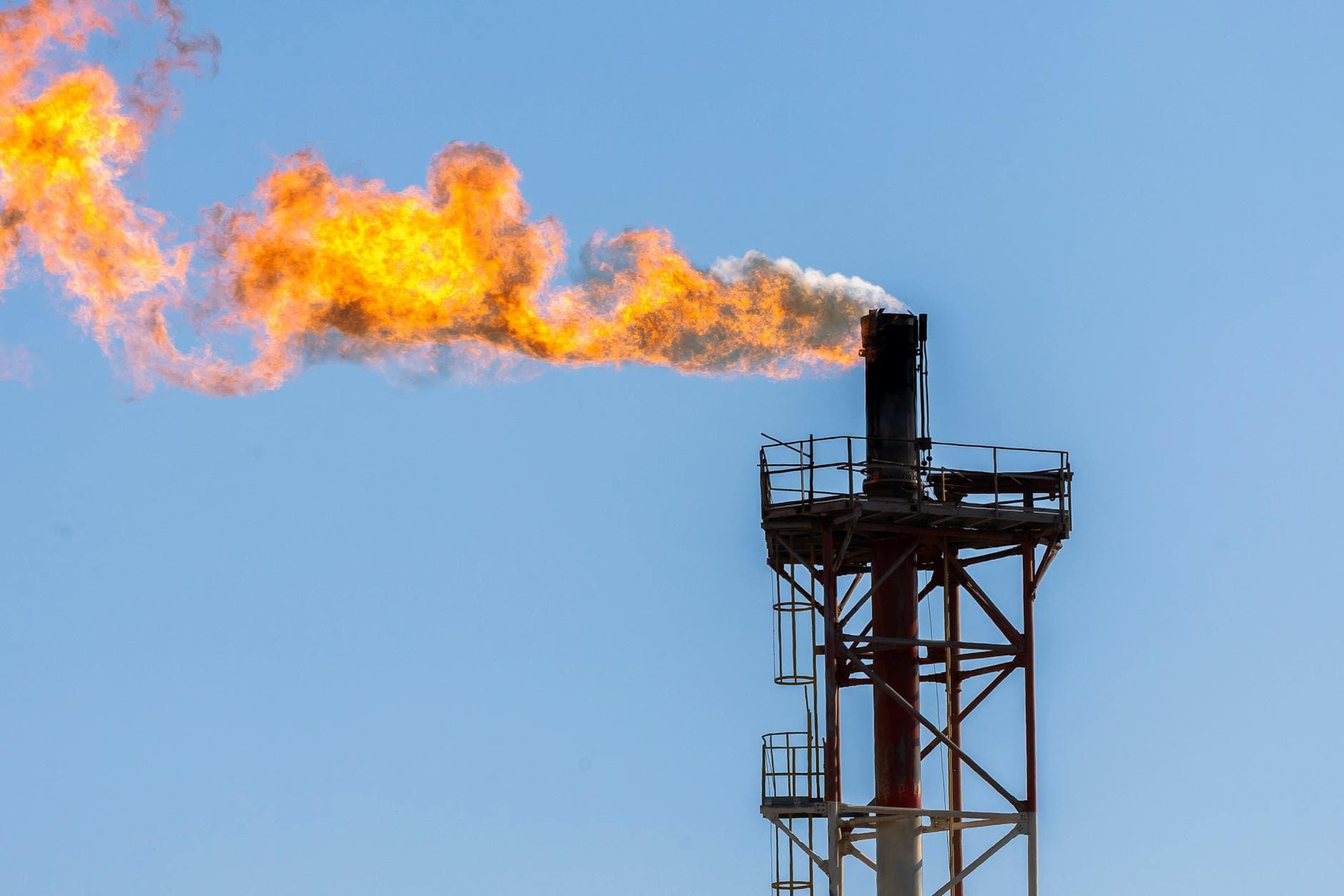 Oil Markets Whipsaw as Hormuz Tensions Flare and Regulators Probe Suspicious Trades