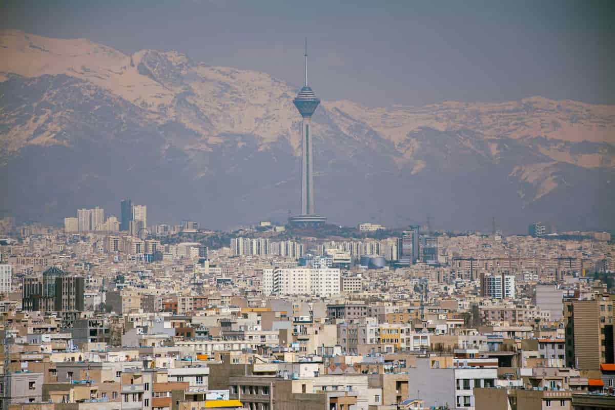 Oil Markets Whipsaw as Iran Dispute Escalates Over Strait of Hormuz
