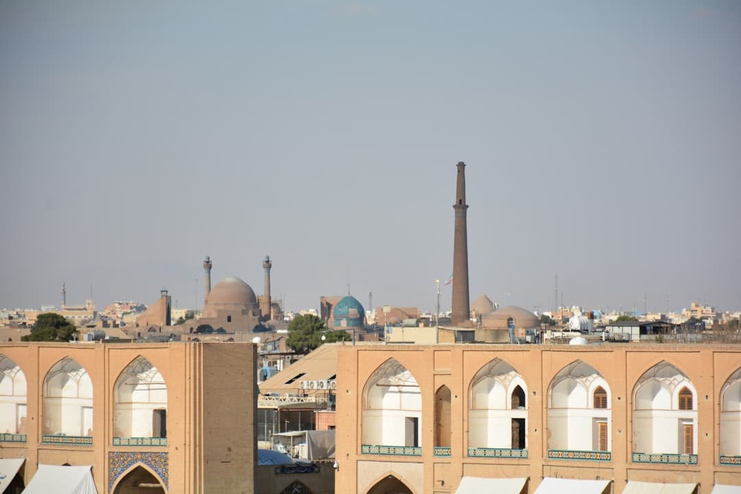 Oil Markets Whipsaw on Iran Peace Hopes as Middle East Damage Mounts