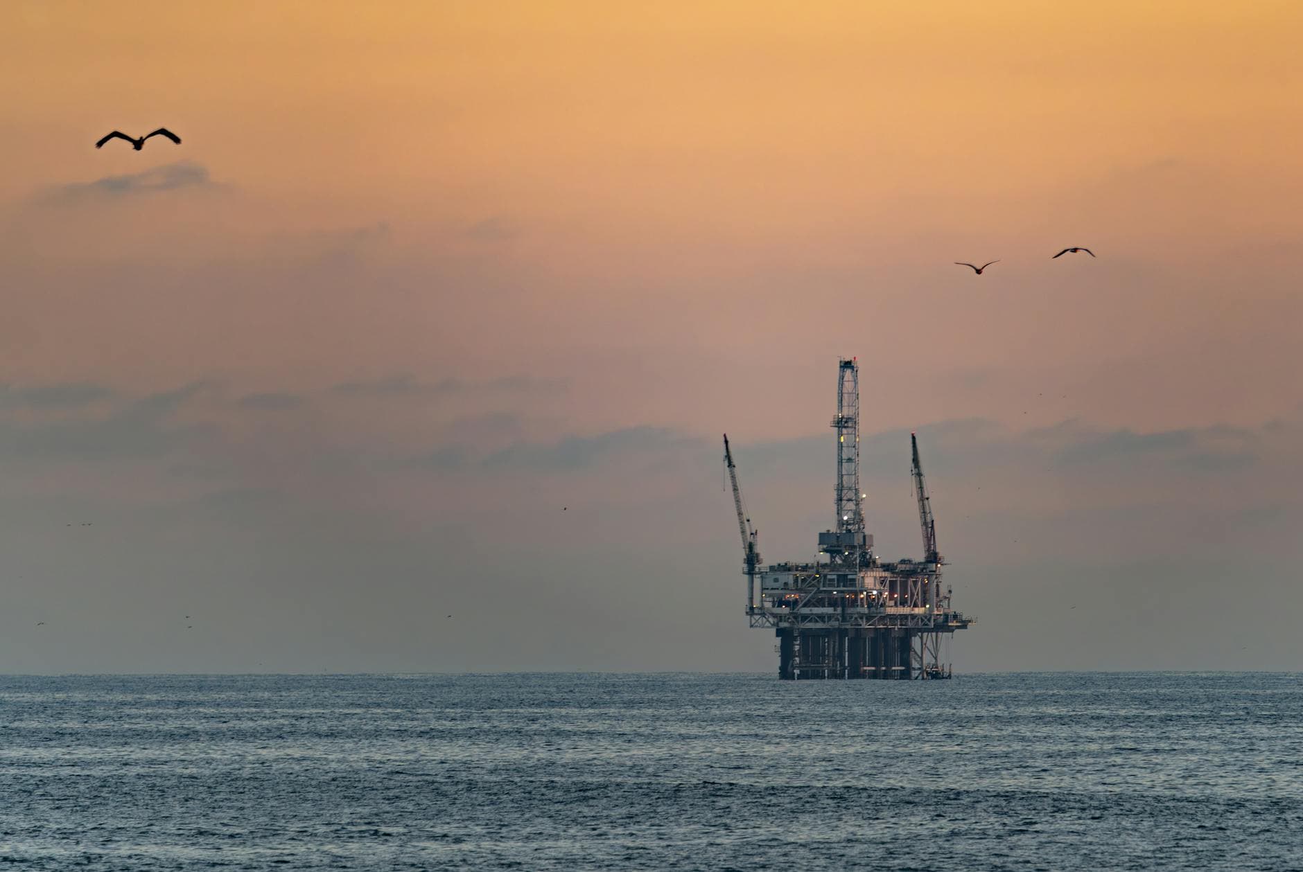 Oil Prices Surge Past $100 as Iran Talks Collapse and Shell Makes $16 Billion Canadian Bet