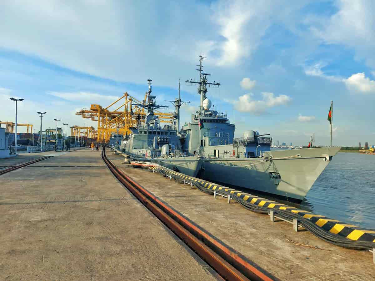 Oil Under Military Bases and Data Centers Facing Power Shortages: Energy's Week of Contradictions