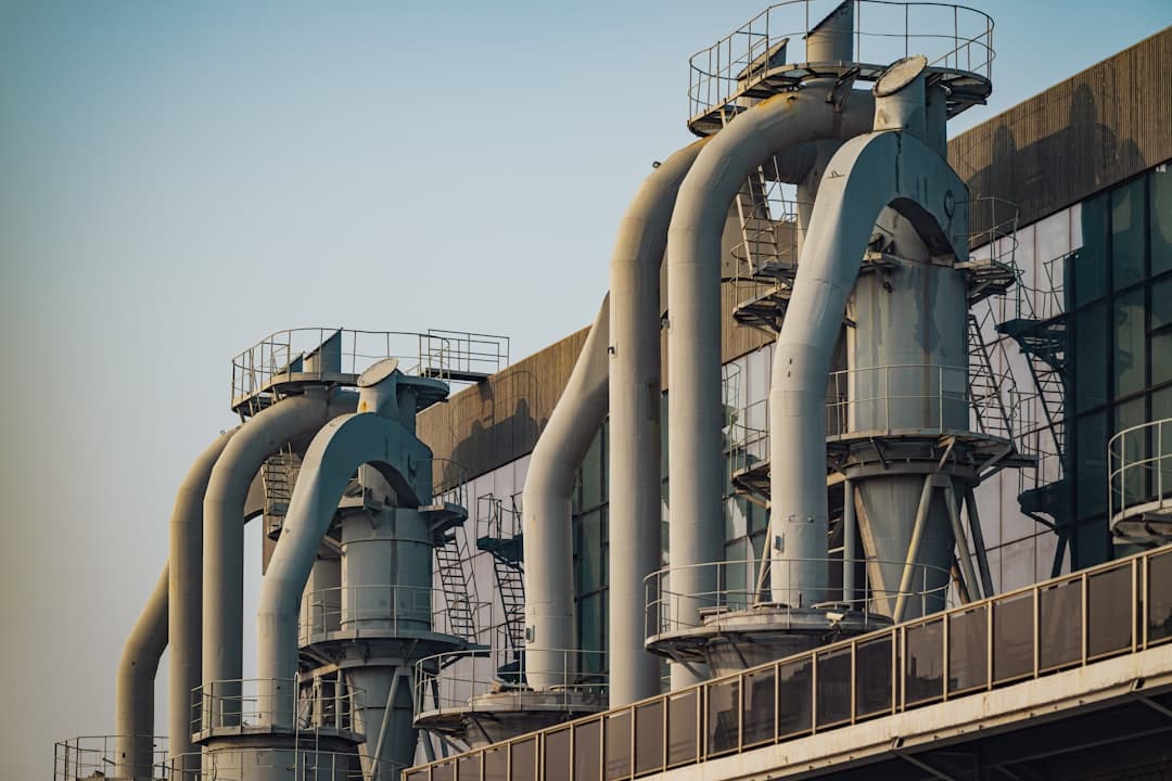 Uranium and Solar Rally Against Broader Energy Sector Decline
