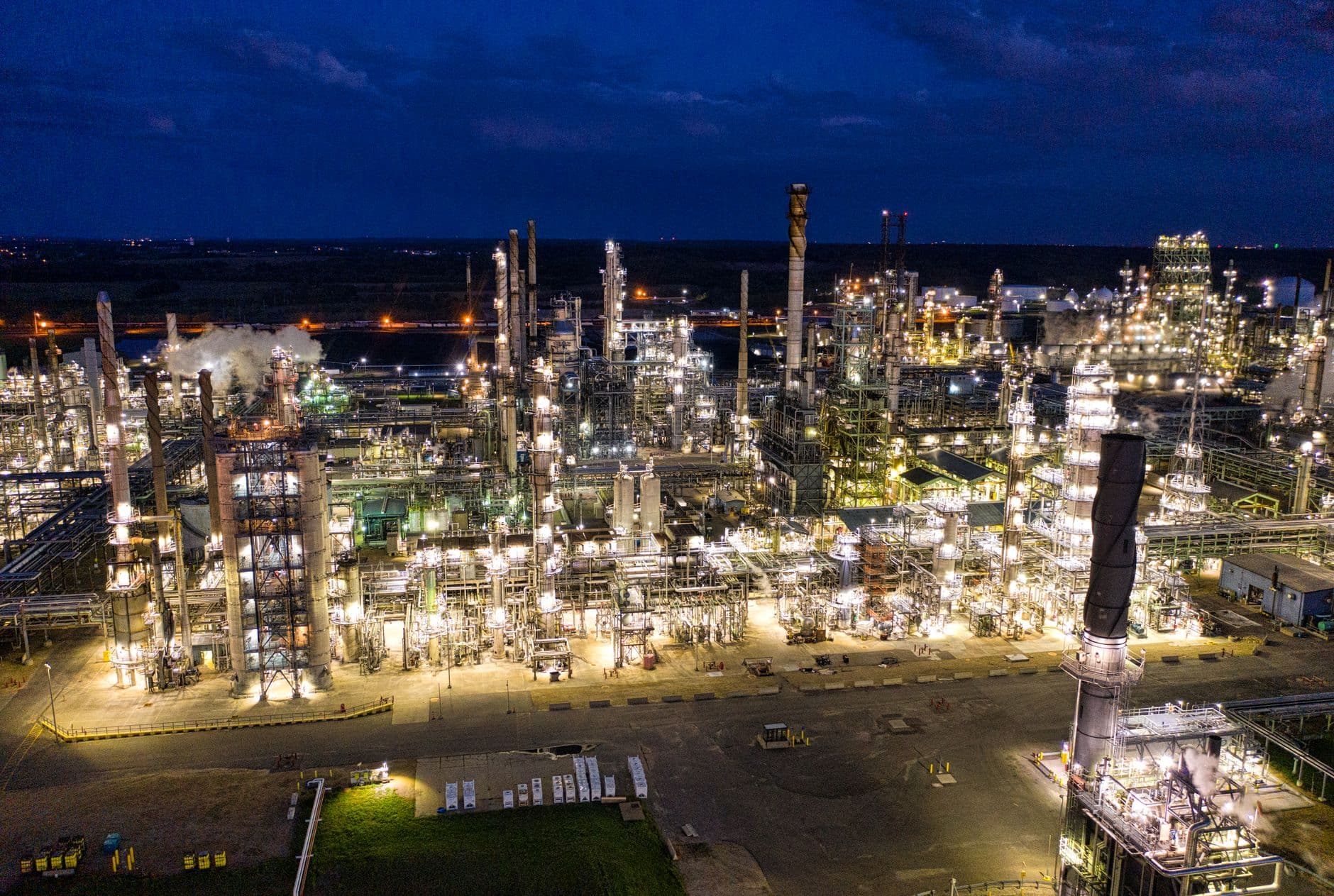 Week Closes With Oil, Metals and Clean Energy Each Keeping Its Own Counsel